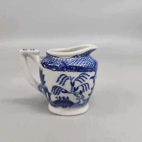 Vintage Blue Willow Doll Miniature 2” Ceramic Creamer Pitcher Made in Japan - Picture 3 of 4